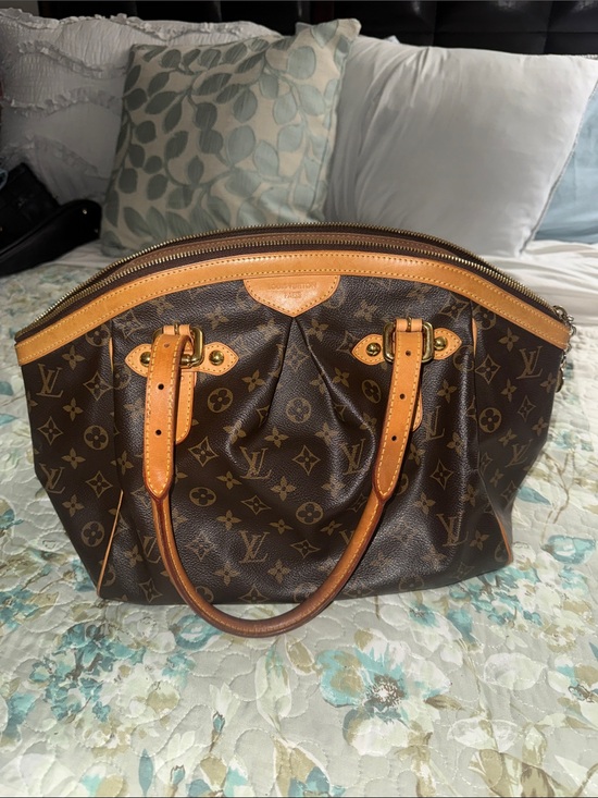 Louis Vuitton Handbags - Louis Vuitton Authentic Tivoli PM shoulder bag